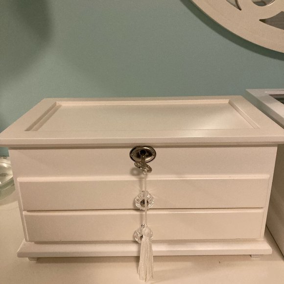 Pottery Barn Accessories - Pottery Barn Chloe Jewelry Box